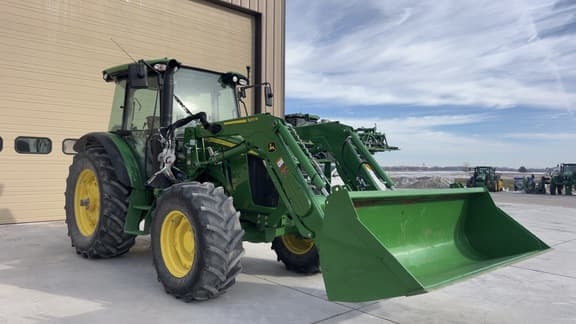 Image of John Deere 5120M equipment image 3