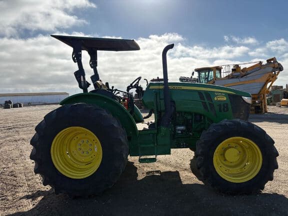Image of John Deere 5120M equipment image 4