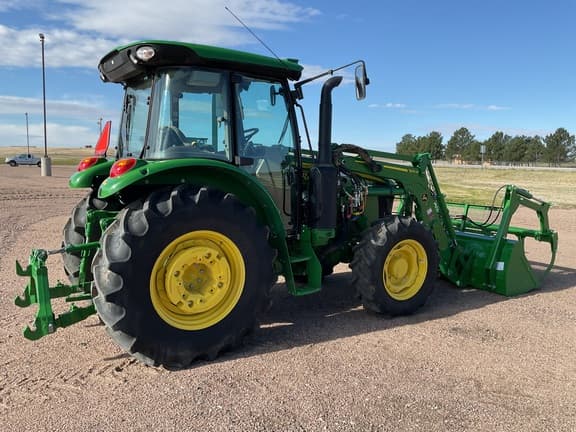 Image of John Deere 5120M equipment image 3