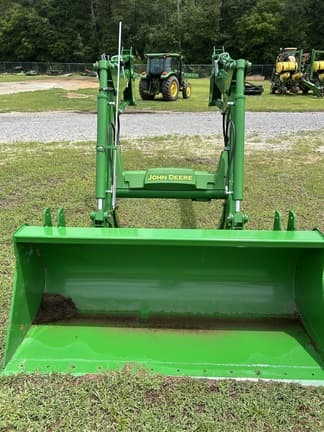 Image of John Deere 520M equipment image 1