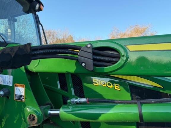 Image of John Deere 520M equipment image 3