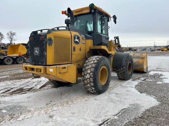 Image of John Deere 524P equipment image 4