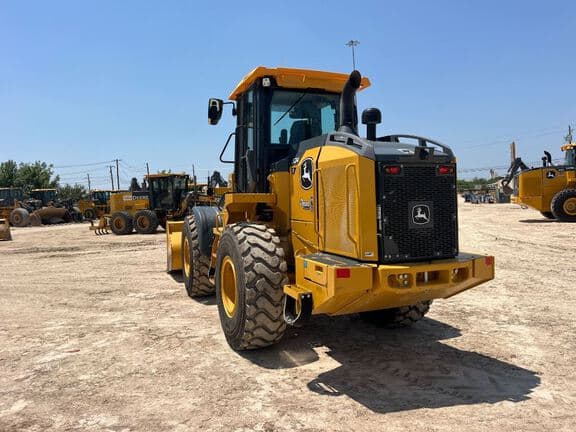 Image of John Deere 524P equipment image 3