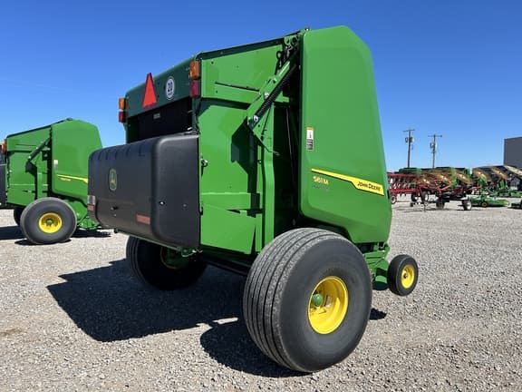 Image of John Deere 561M equipment image 4