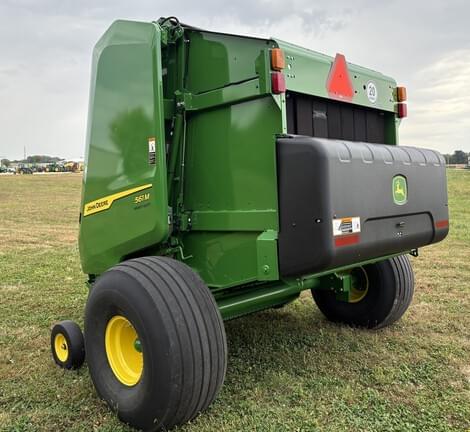 Image of John Deere 561M equipment image 4