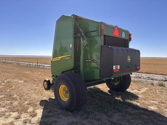 Image of John Deere 561M equipment image 2