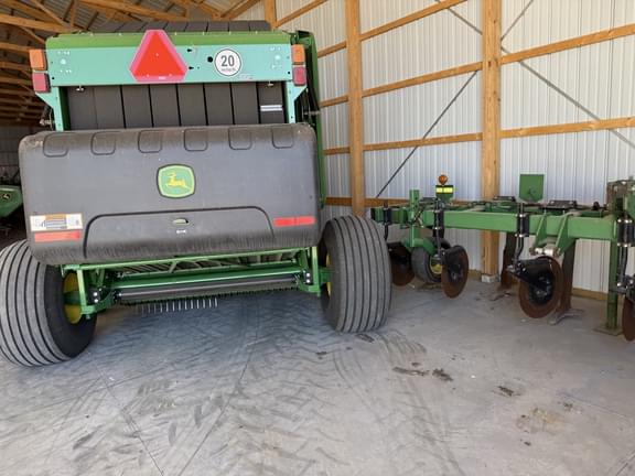 Image of John Deere 561M equipment image 4