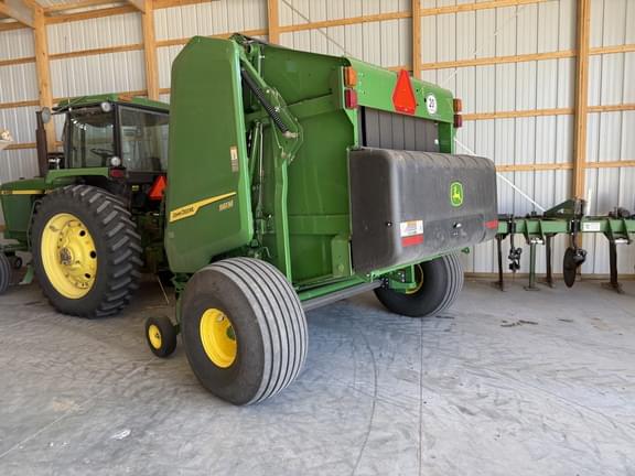 Image of John Deere 561M equipment image 2