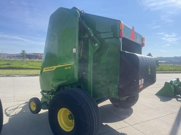 Image of John Deere 561M equipment image 4