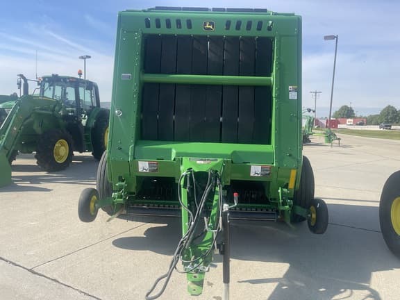 Image of John Deere 561M equipment image 3