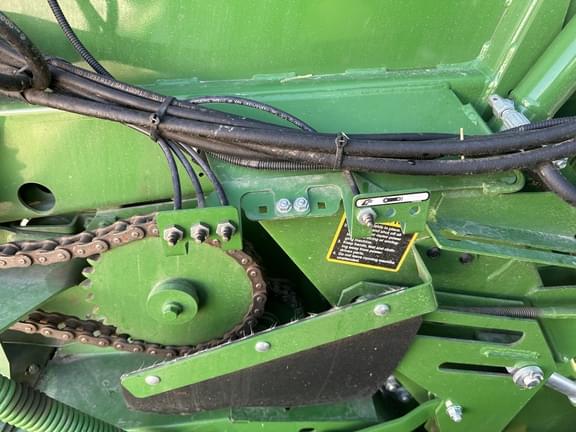 Image of John Deere 561M equipment image 4