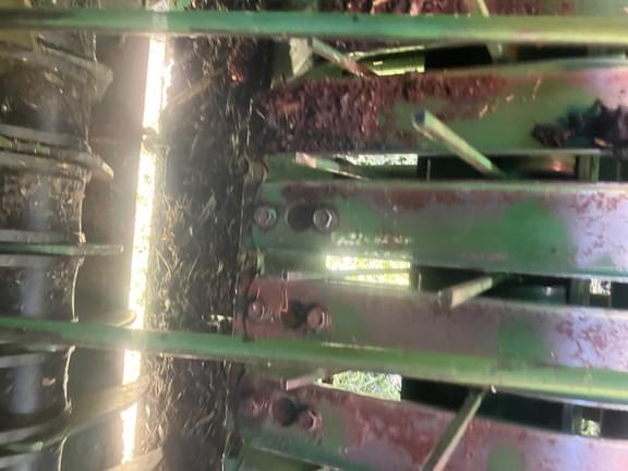 Image of John Deere 561M equipment image 3