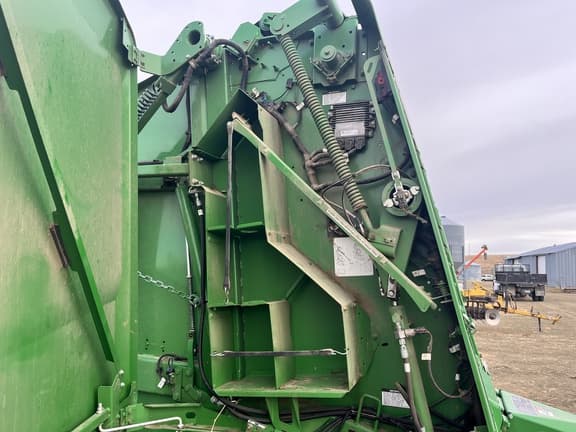 Image of John Deere 561M equipment image 3
