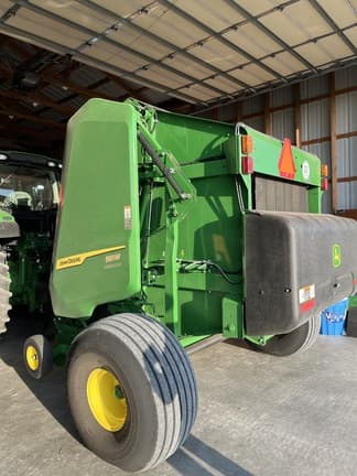 Image of John Deere 561M equipment image 3