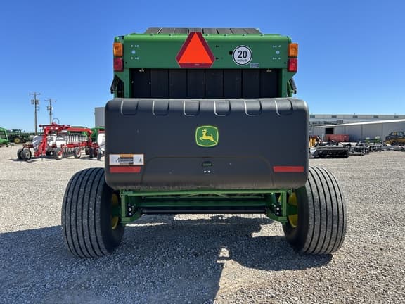 Image of John Deere 561M equipment image 3