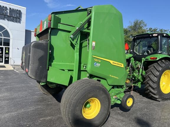 Image of John Deere 561M equipment image 3
