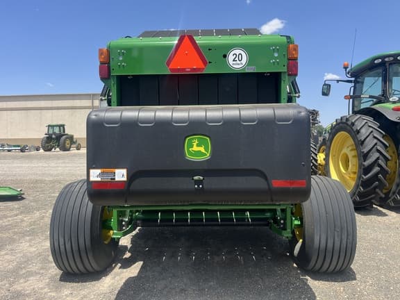 Image of John Deere 561M equipment image 3