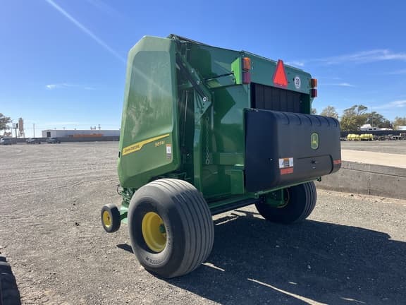 Image of John Deere 561M equipment image 2