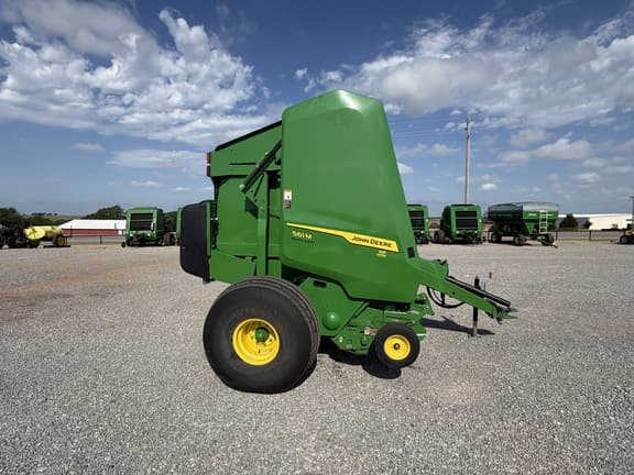 Image of John Deere 561M equipment image 4