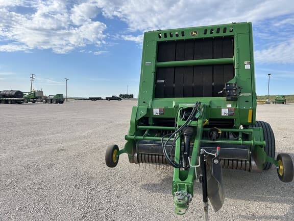 Image of John Deere 561R equipment image 3