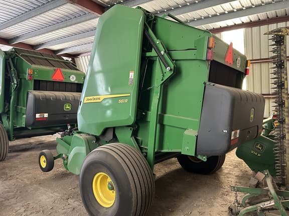 Image of John Deere 561R equipment image 2