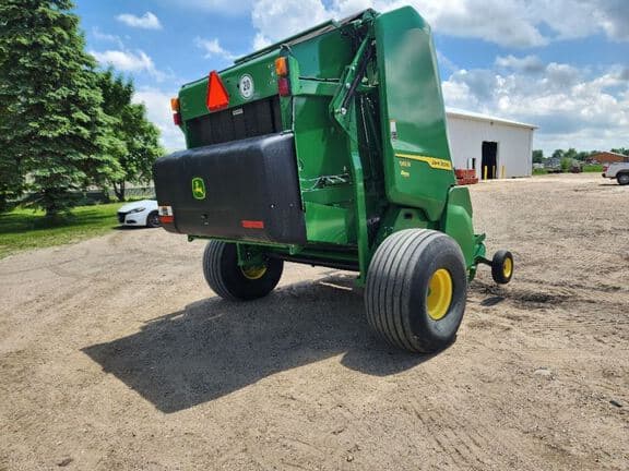 Image of John Deere 561R equipment image 4