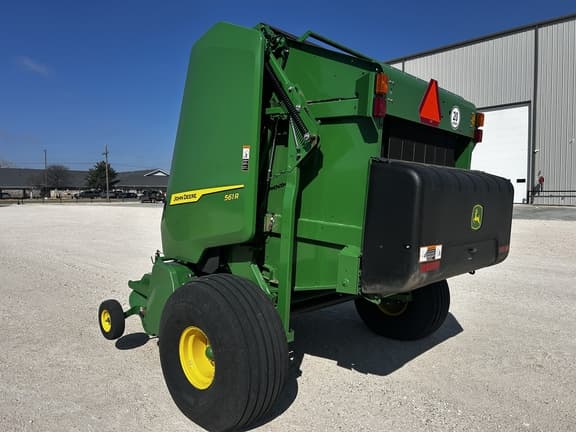 Image of John Deere 561R equipment image 2