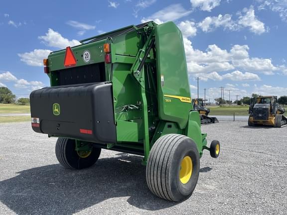 Image of John Deere 561R equipment image 4