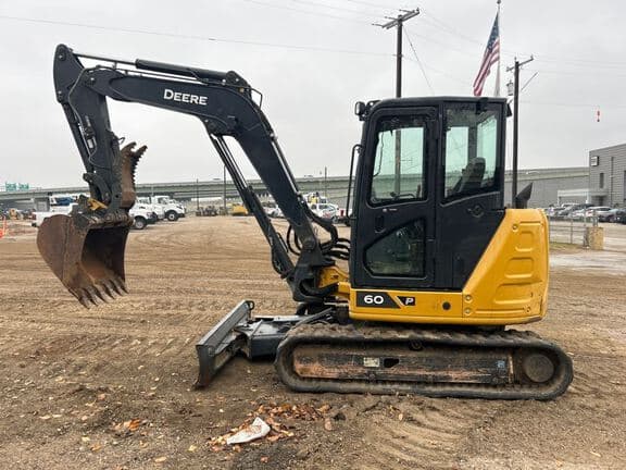 Image of John Deere 60P equipment image 1