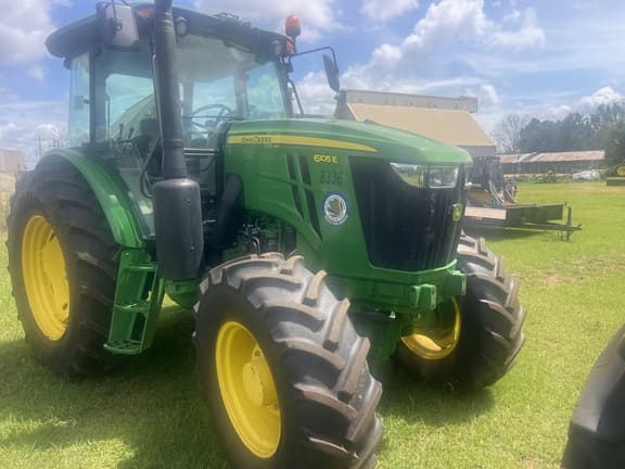 Image of John Deere 6105E equipment image 3