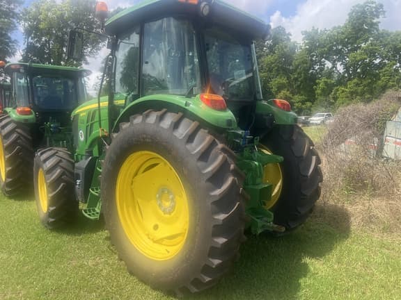 Image of John Deere 6105E equipment image 1