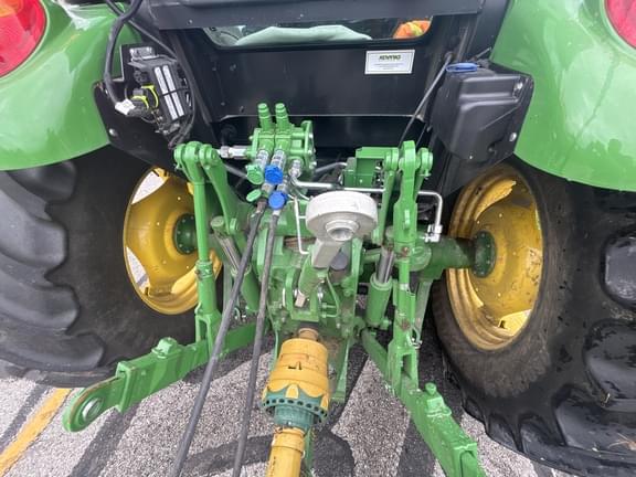Image of John Deere 6105E equipment image 2
