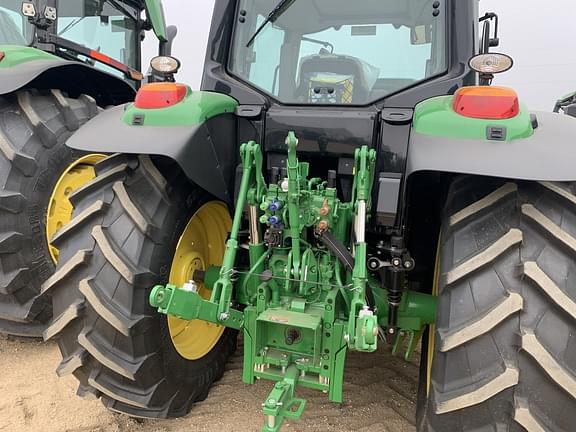 Image of John Deere 6110M equipment image 3