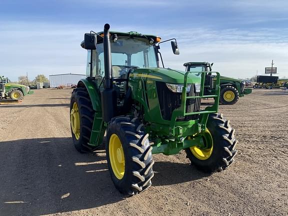 Image of John Deere 6120E equipment image 2
