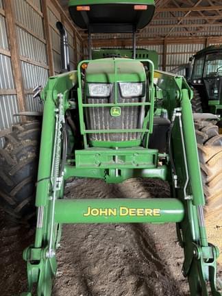 Image of John Deere 6120E equipment image 1