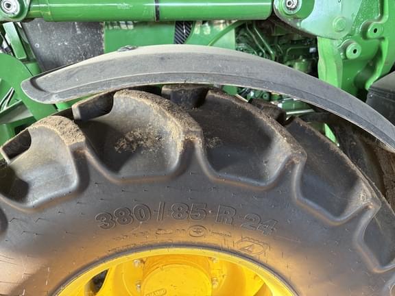 Image of John Deere 6120E equipment image 4