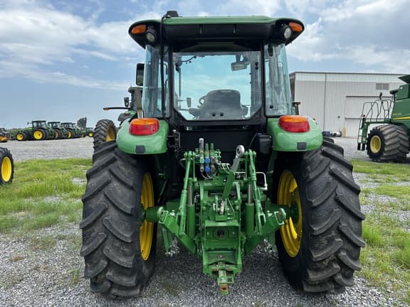 Image of John Deere 6120E equipment image 3