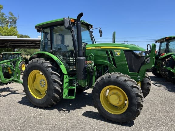 Image of John Deere 6120E equipment image 1