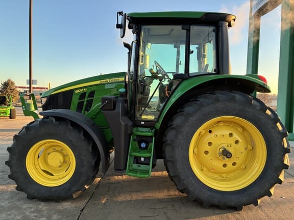 Image of John Deere 6120M equipment image 1