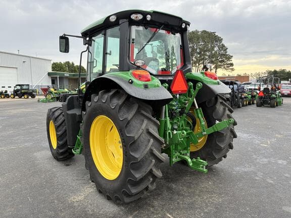 Image of John Deere 6120M equipment image 4