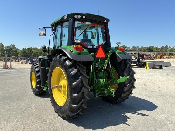 Image of John Deere 6120M equipment image 4