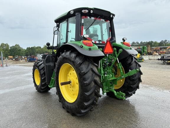 Image of John Deere 6120M equipment image 4