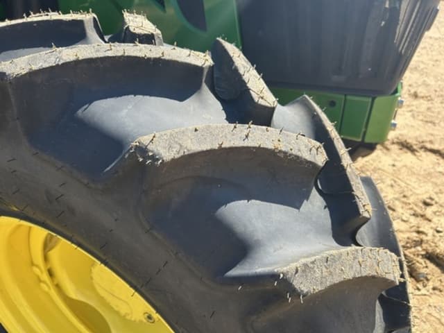 Image of John Deere 6120M equipment image 3