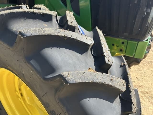 Image of John Deere 6120M equipment image 3