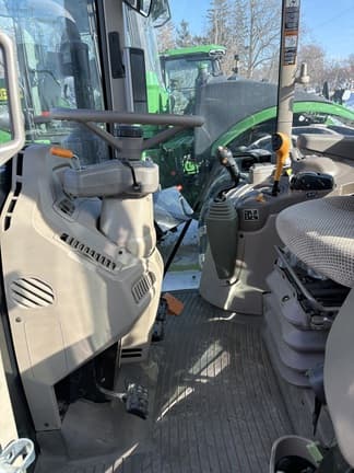 Image of John Deere 6120M equipment image 4
