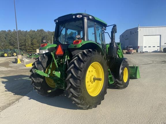 Image of John Deere 6120M equipment image 2