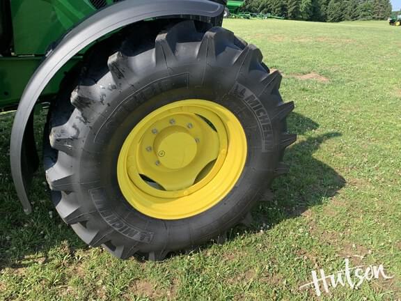 Image of John Deere 6120M equipment image 2