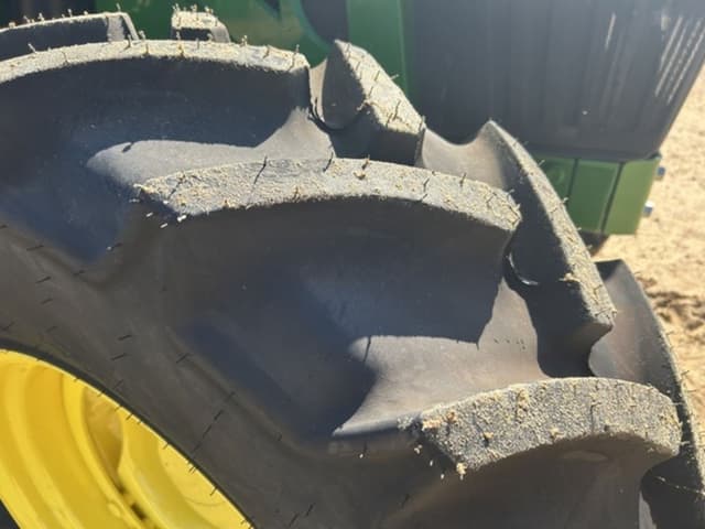 Image of John Deere 6120M equipment image 3