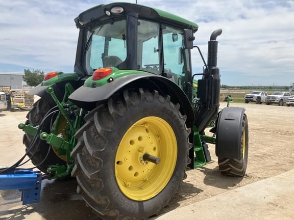 Image of John Deere 6120M equipment image 4