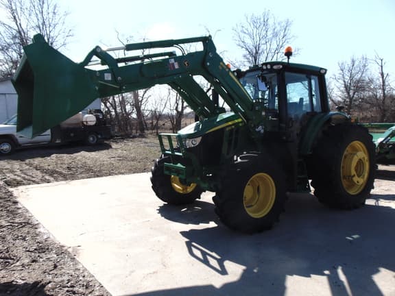 Image of John Deere 6120M equipment image 2